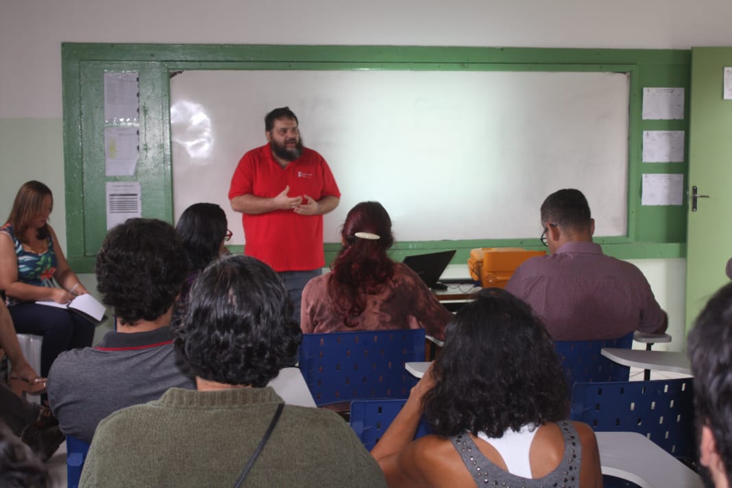 Professor Renato Oliveira, Coordenador do Curso Técnico Integrado em Agroindústria, fala sobre a importância da participação familiar no processo educativo.