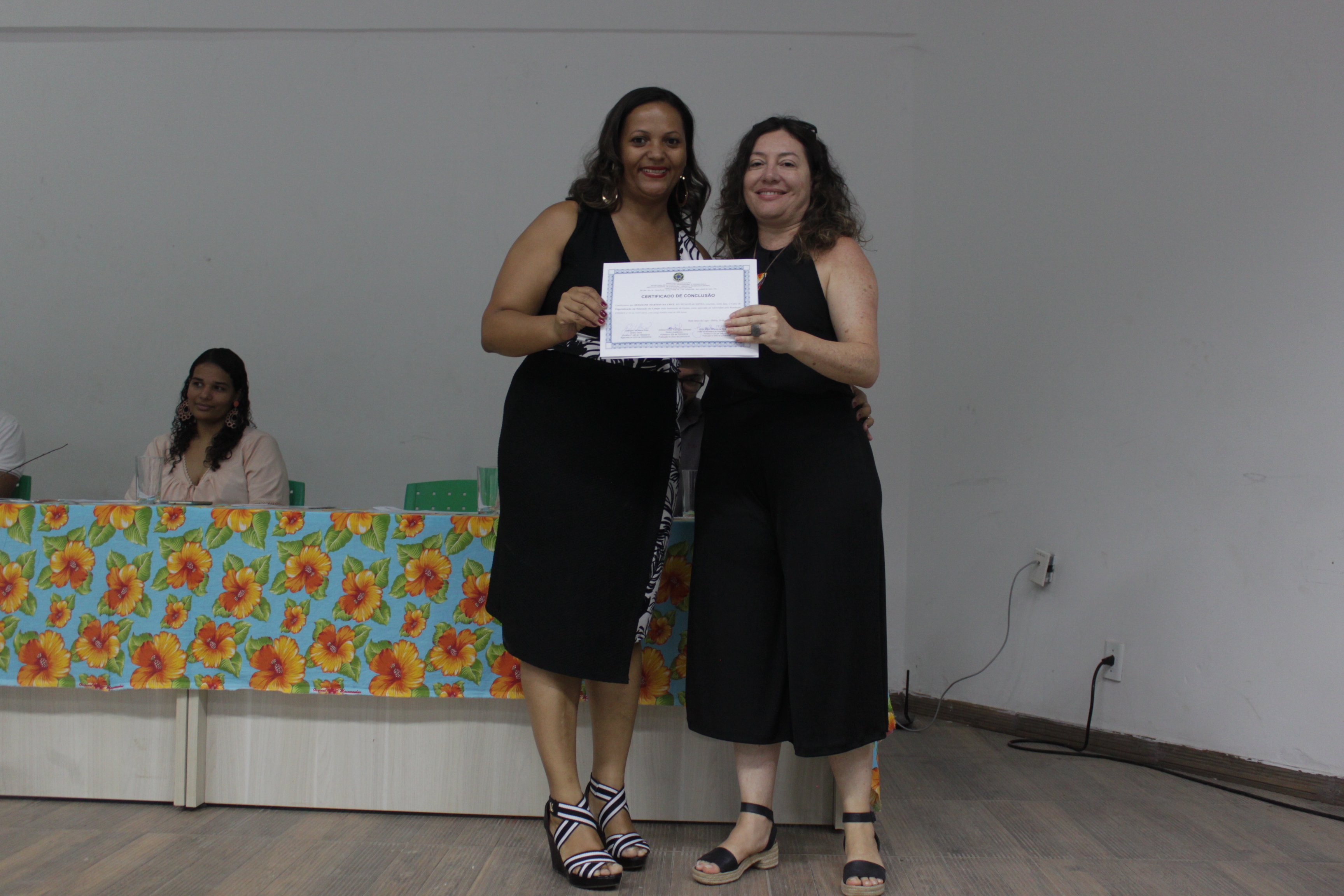 Entrega de Certificado de Pós-graduação