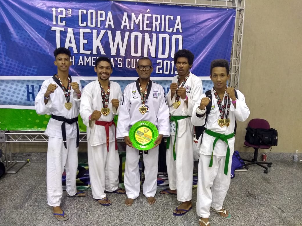 Premiação em competição de Taekwondo